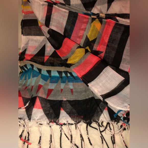 NWOT Tribal Print /Southwest /Aztec Design Fringe Scarf/Wrap - Picture 8 of 11